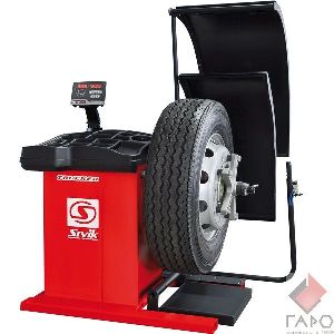 Стенд для балансировки грузовых колес СБМП-200 TRUCKER STANDARD (Адаптеры SIVIK) Стенд для балансировки грузовых колес СБМП-200 TRUCKER STANDARD (Адаптеры SIVIK)